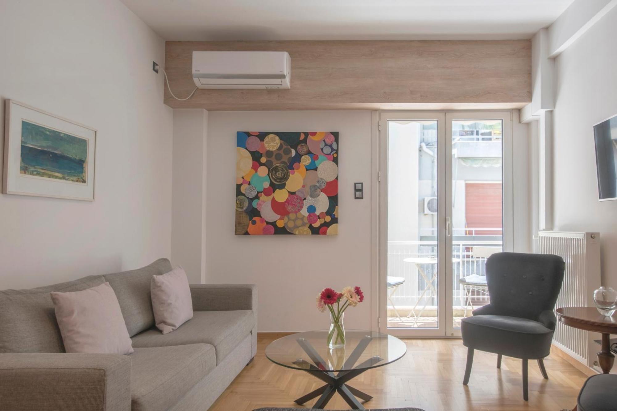 Delightful Stylish Two Bedroom In Hip Area Of *